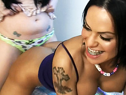 nasty shemale bailey jay fucking foxxy with braces smiling
